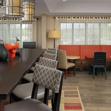 Hampton Inn Kansas City The Legends Interior photo