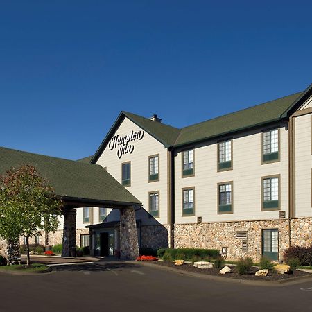 Hampton Inn Kansas City The Legends Exterior photo