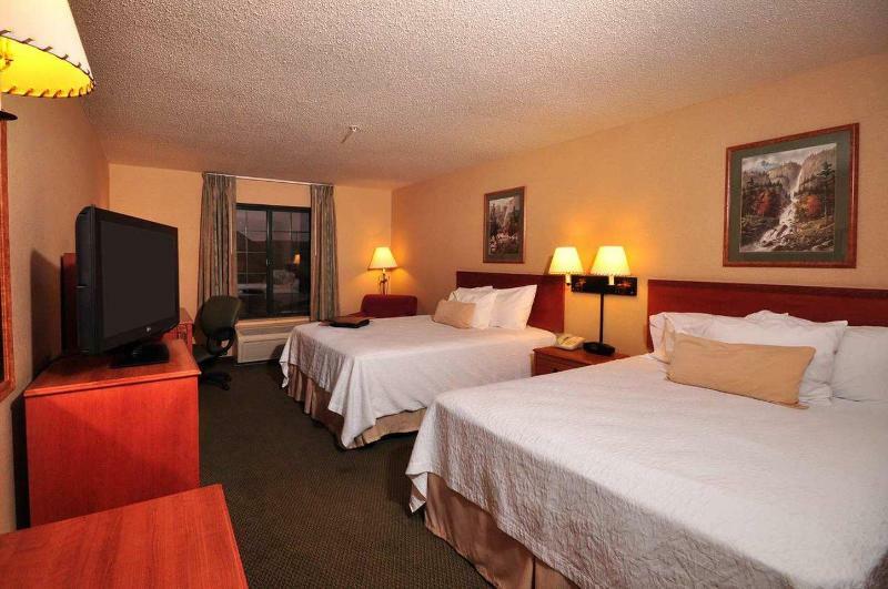 Hampton Inn Kansas City The Legends Room photo